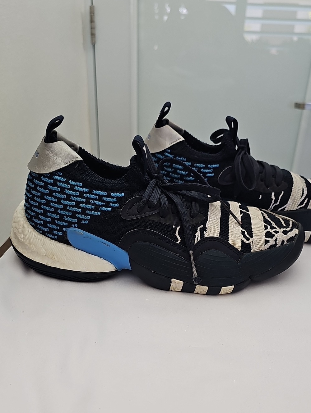 Adidas Trae Young 2 Supernatural Lightning Basketball Mens Shoes. ID2210.